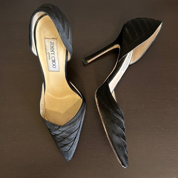 JIMMY CHOO London Black Silk Satin Peau De Soie Pumps Designer size 37 US 7 - Picture 1 of 11